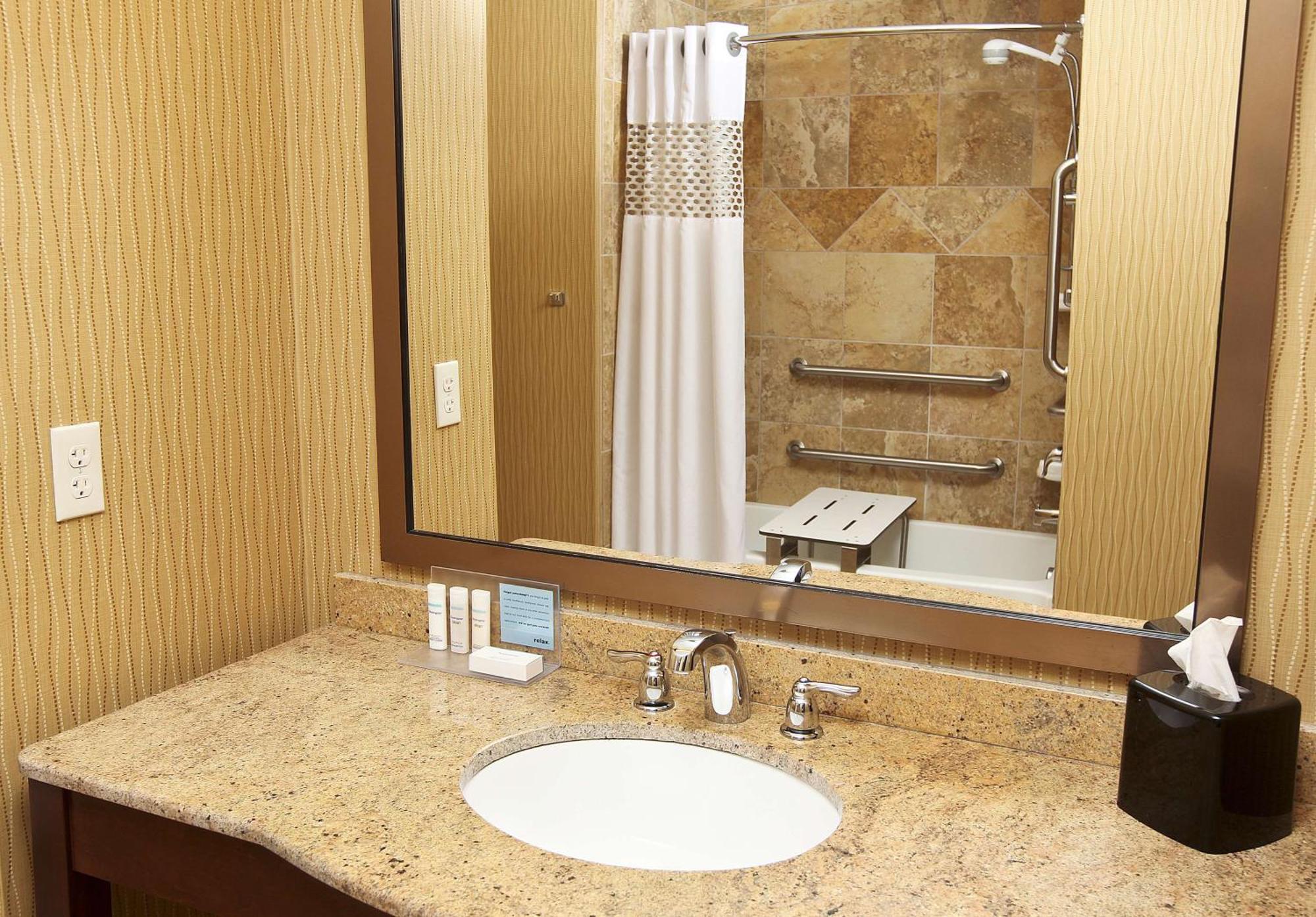 Hampton Inn & Suites Fargo Medical Center Eksteriør bilde