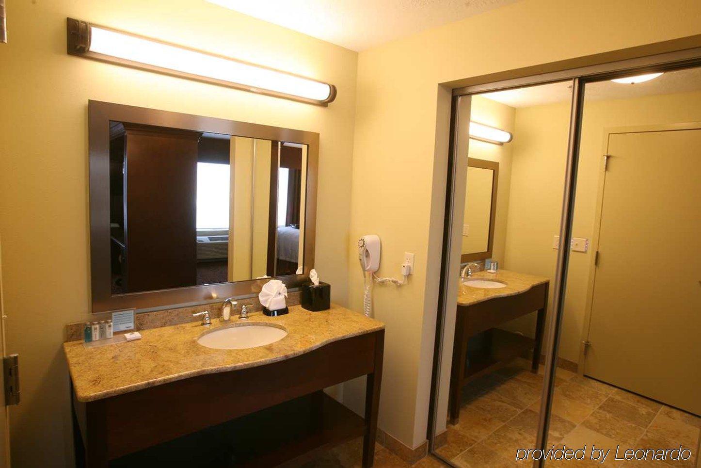 Hampton Inn & Suites Fargo Medical Center Rom bilde